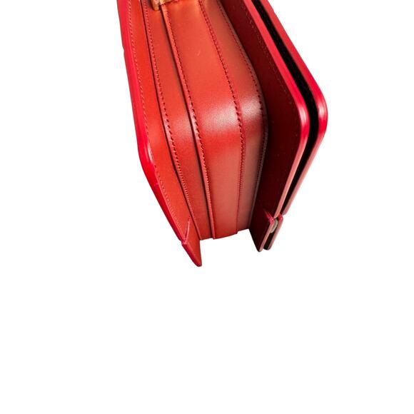 Burberry NWT Snip Leather Shoulder Bag in Ruby - Picture 8 of 16